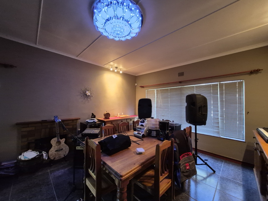 3 Bedroom Property for Sale in Worcester West Western Cape